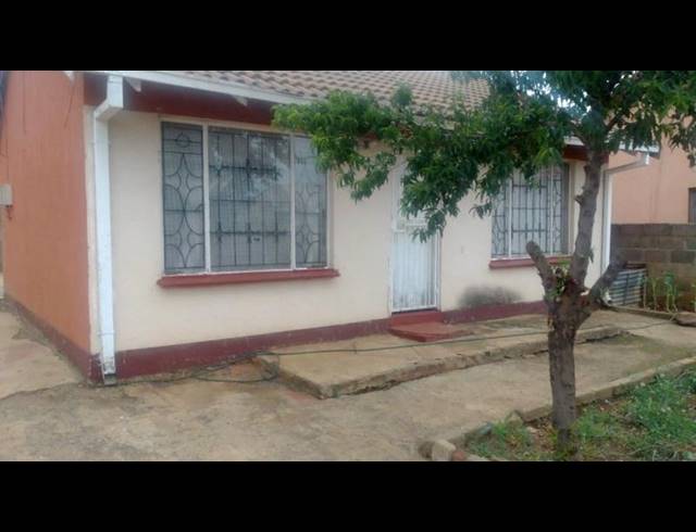 2 BEDROOM HOUSE FOR SALE IN STRETFORD